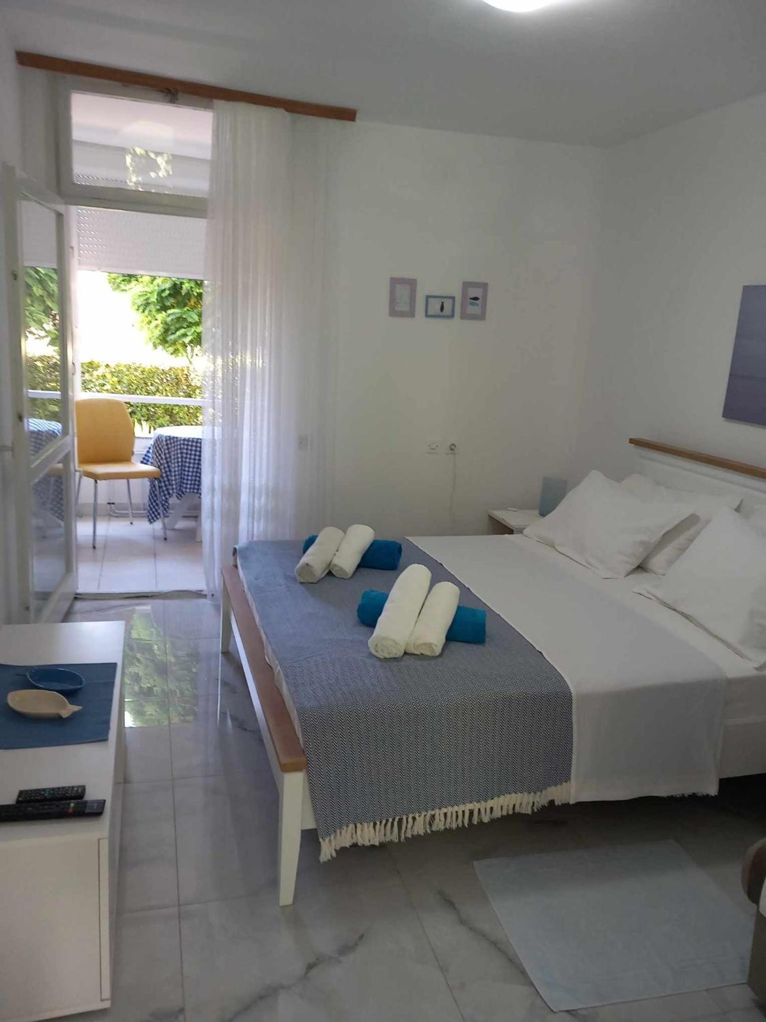 Studio Apartman Marija Petrcane Buitenkant foto